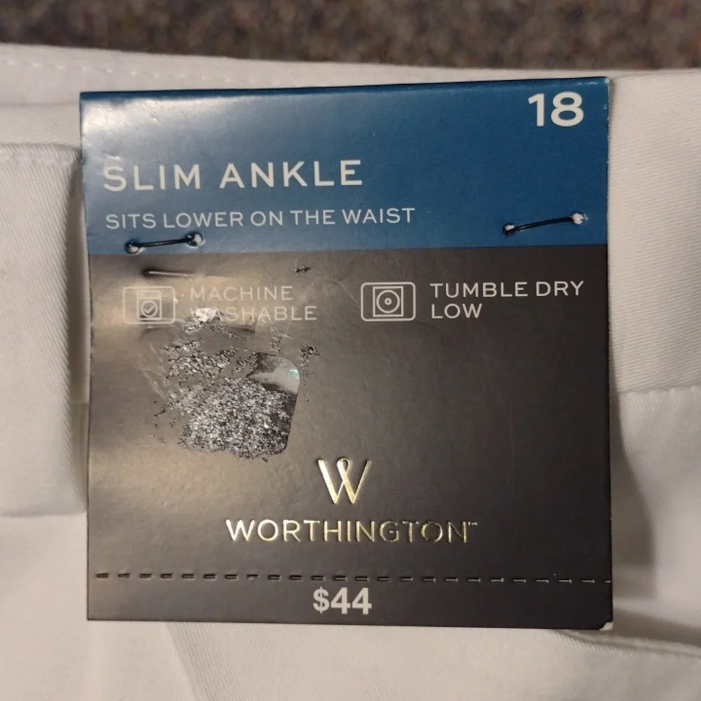 Worthington, size 18, white slim ankle pants - Picture 4 of 5
